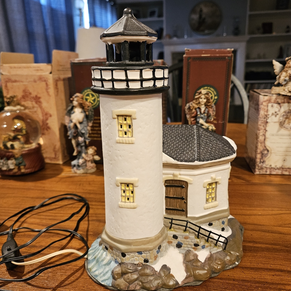 Black and White Lighthouse Accent - Picture 3 of 5